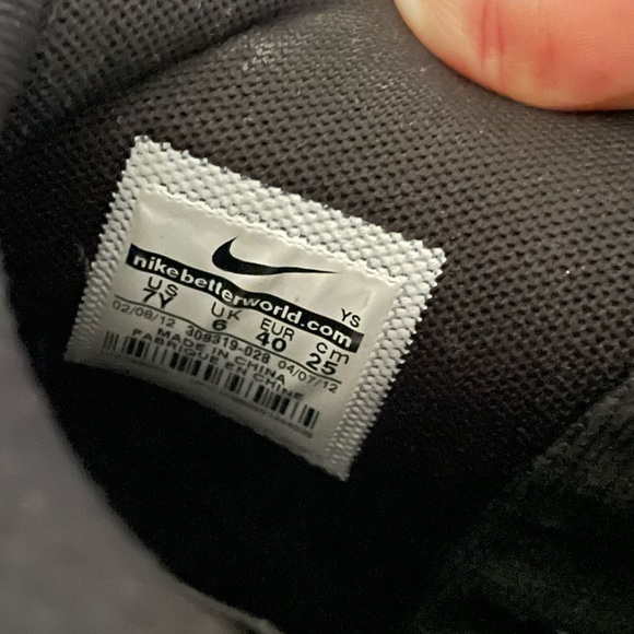 7Y Nike WAS grey and blue high top sneakers. Gray condition!! - Picture 7 of 9